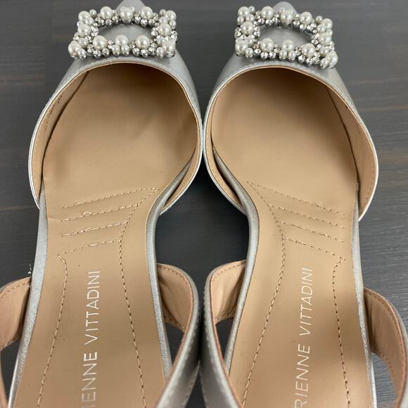 Adrienne Vittadini Suze Kitten Heels Slingback Size 7.5M Silver Pointed Toe NEW - Picture 7 of 10